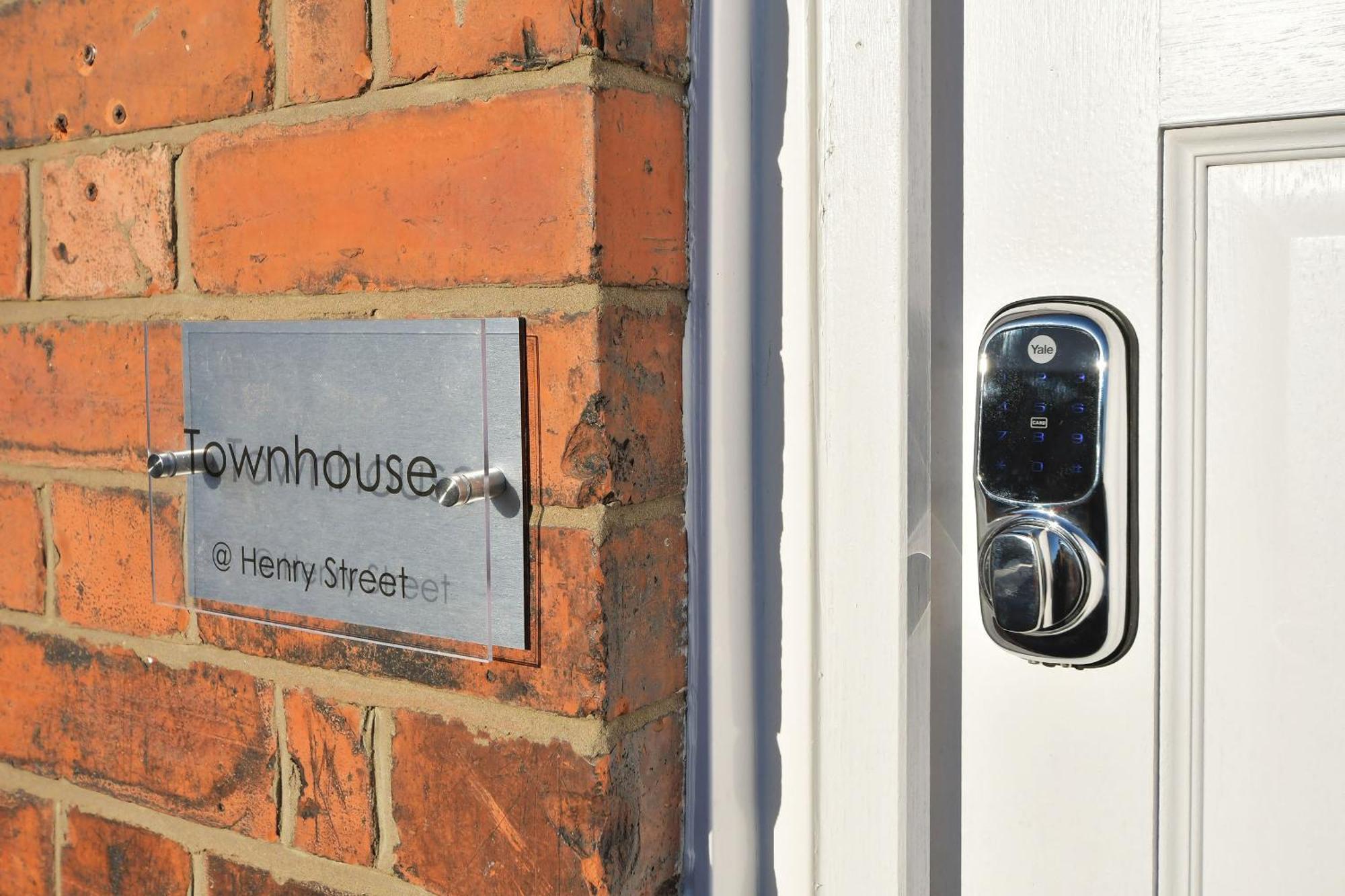 Hotel Townhouse @ Henry Street Crewe Exterior foto